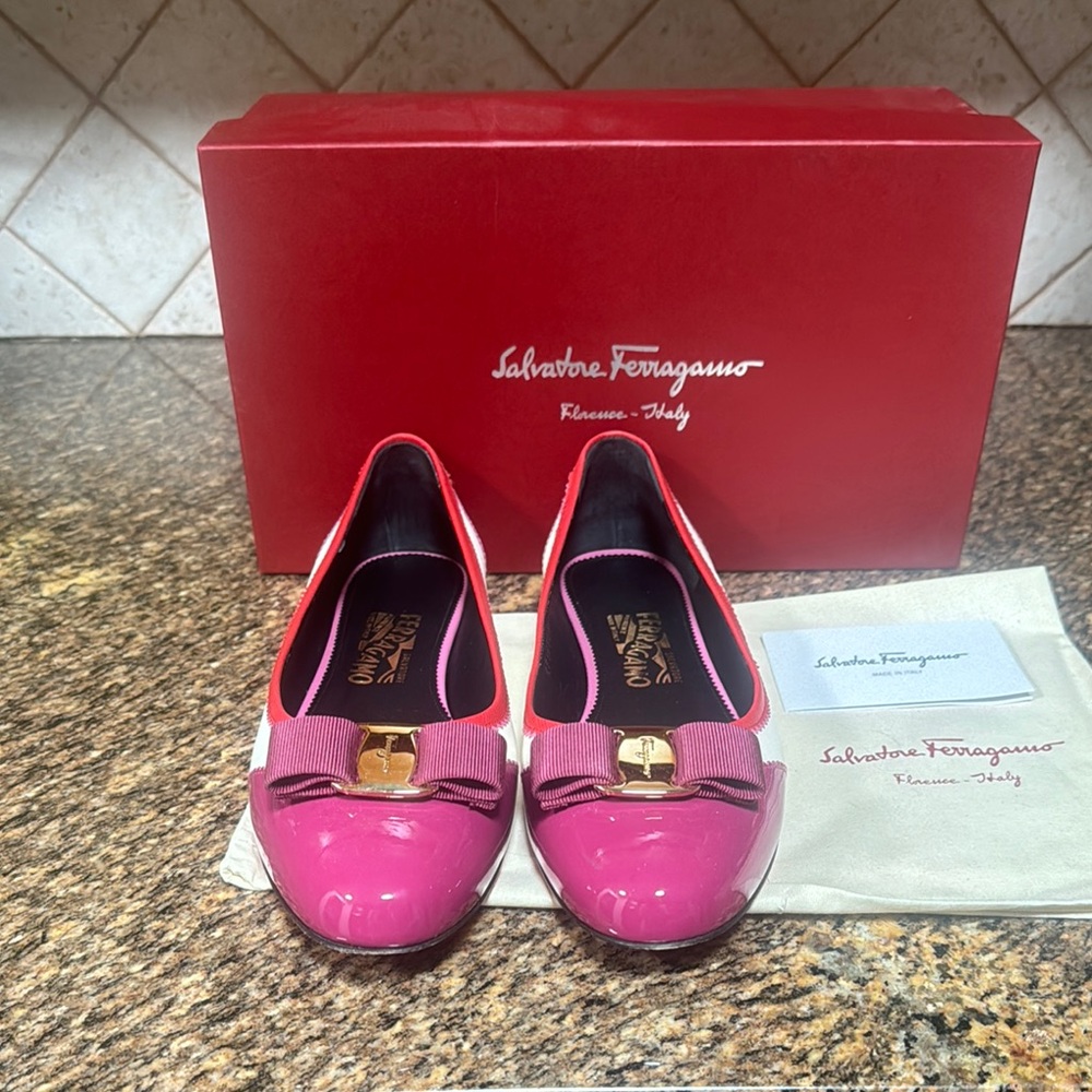 COPY - Salvatore Ferragamo Pink Loafers with Signature Bow
